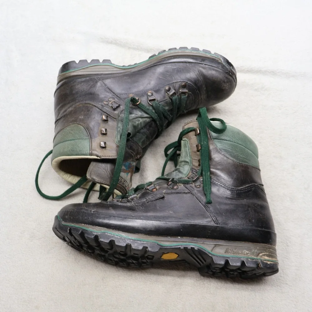 Raichle Mens 10 Hiking Boots Brn Leather Vibram Mountaineer Switzerland VTG RARE